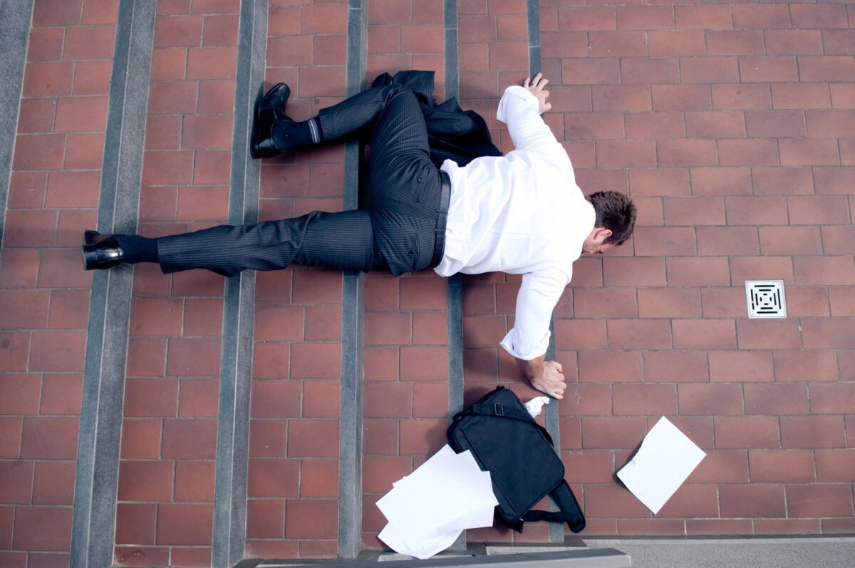 Man falls from stairs